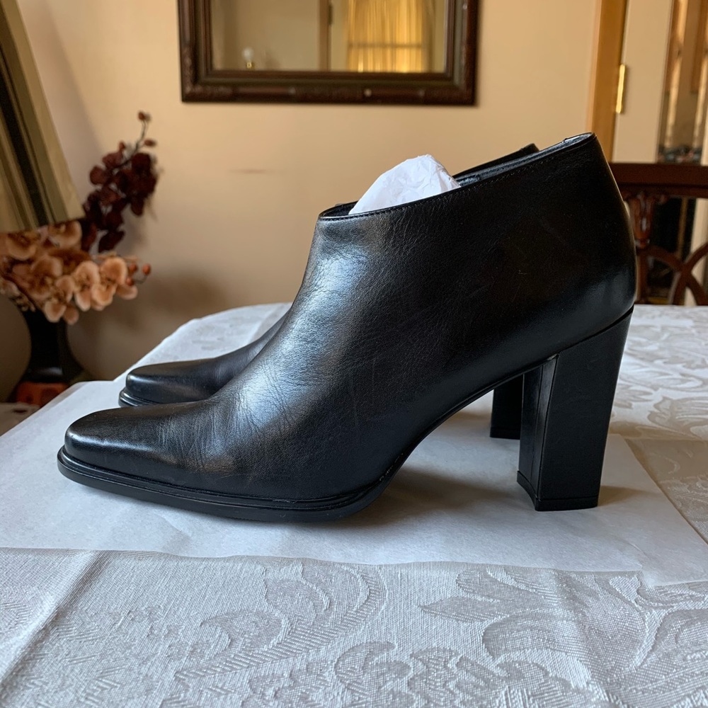 Nine West 7.5 leather Booties. Made in Brazil. New